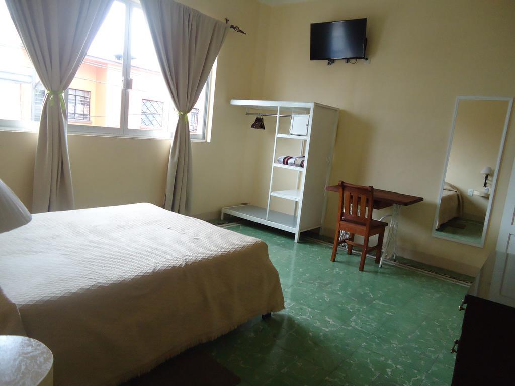 Hotel Suites Córdoba Oda fotoğraf
